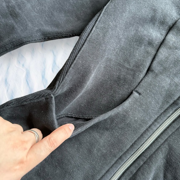 Lululemon Athletic Women Scuba Full zip hoodie black Sz 6 Workout Gym Casual - Picture 4 of 8